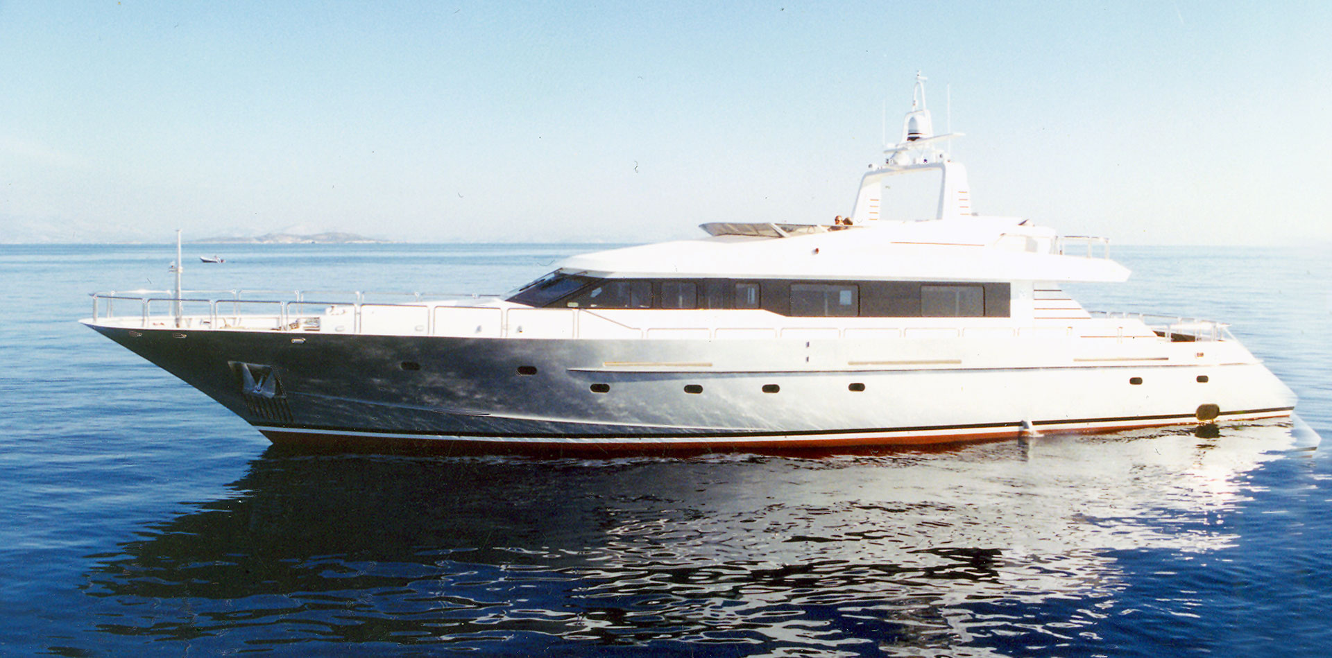 ploutis yachts